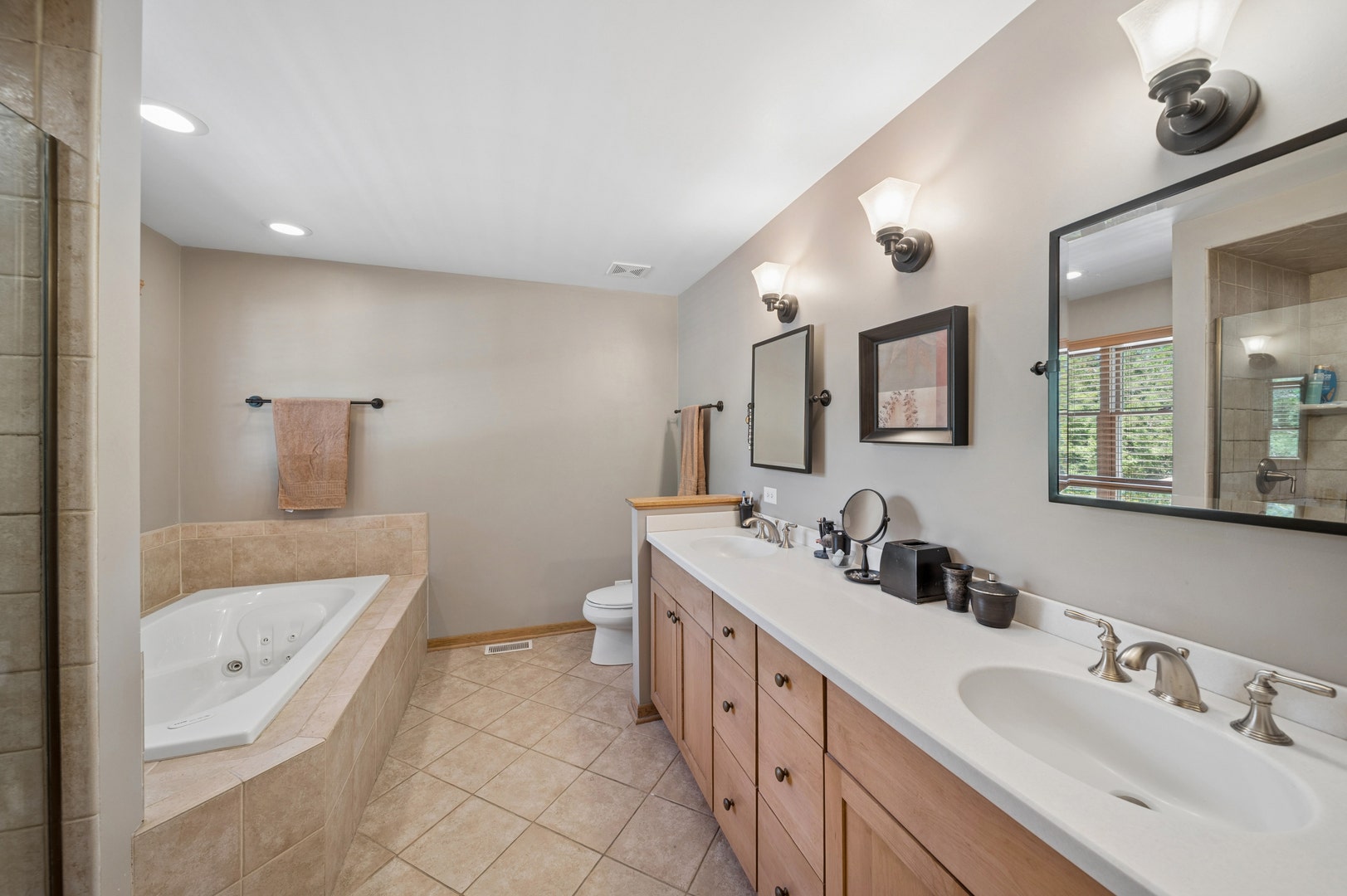 4405 Prospect Avenue, Downers Grove, IL 60515 4405 Prospect Avenue, Downers Grove, IL 60515