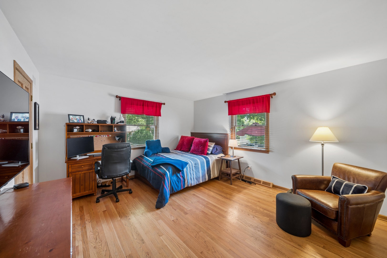 4405 Prospect Avenue, Downers Grove, IL 60515 4405 Prospect Avenue, Downers Grove, IL 60515