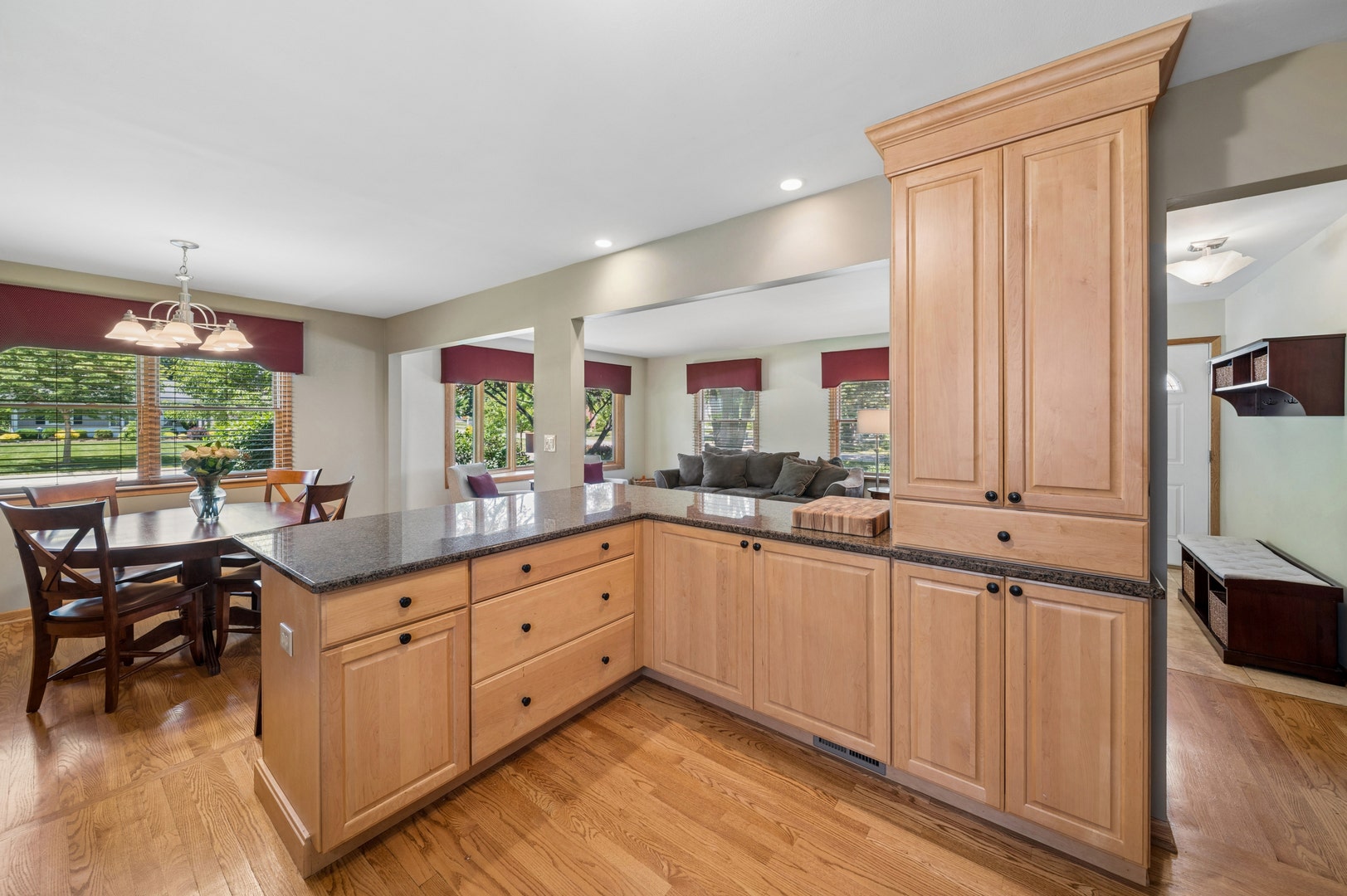 4405 Prospect Avenue, Downers Grove, IL 60515 Maple cabinets with island and granite countertops