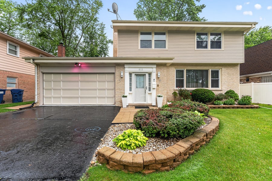 Property photo for 812 Elm Street, Flossmoor, IL