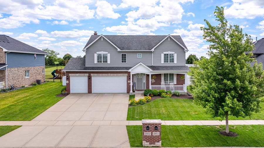 Property photo for 2951 Brett Drive, New Lenox, IL