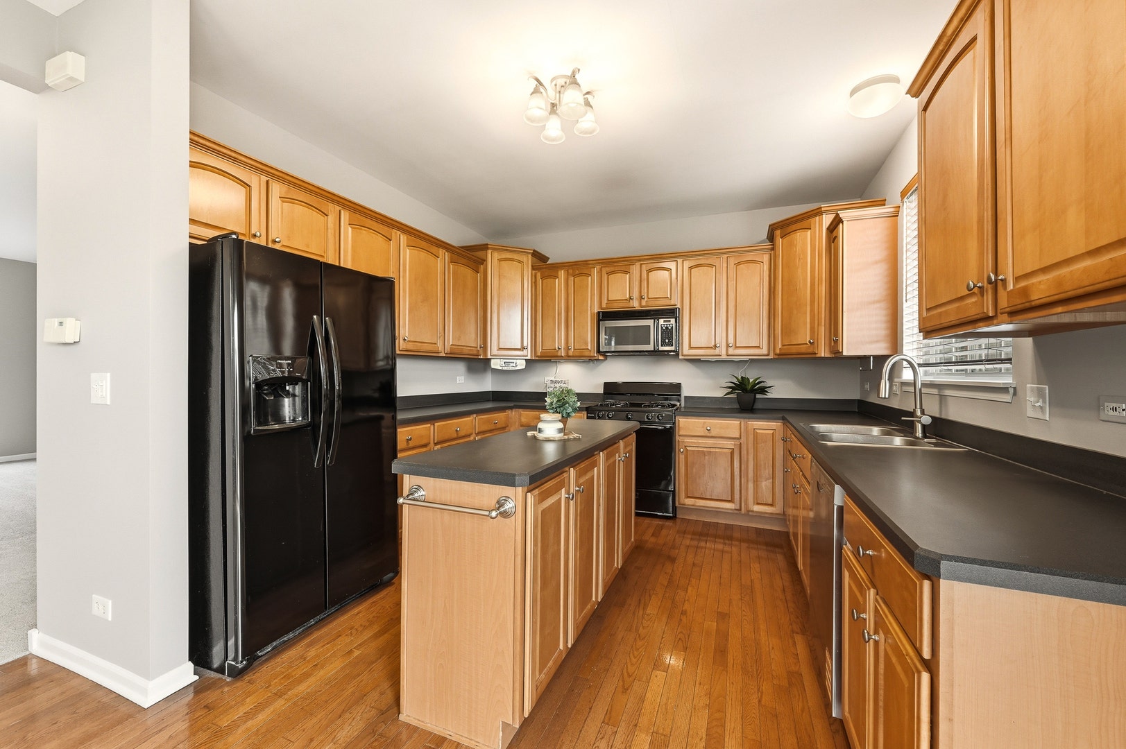 2320 Hudson Circle, Aurora, IL 60502