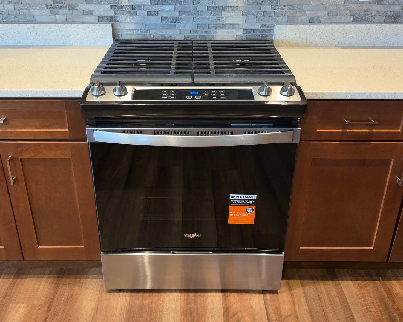 3178 Sweetgrass Circle, Aurora, IL 60503 Brand new Whirlpool oven/range conveys with the pr