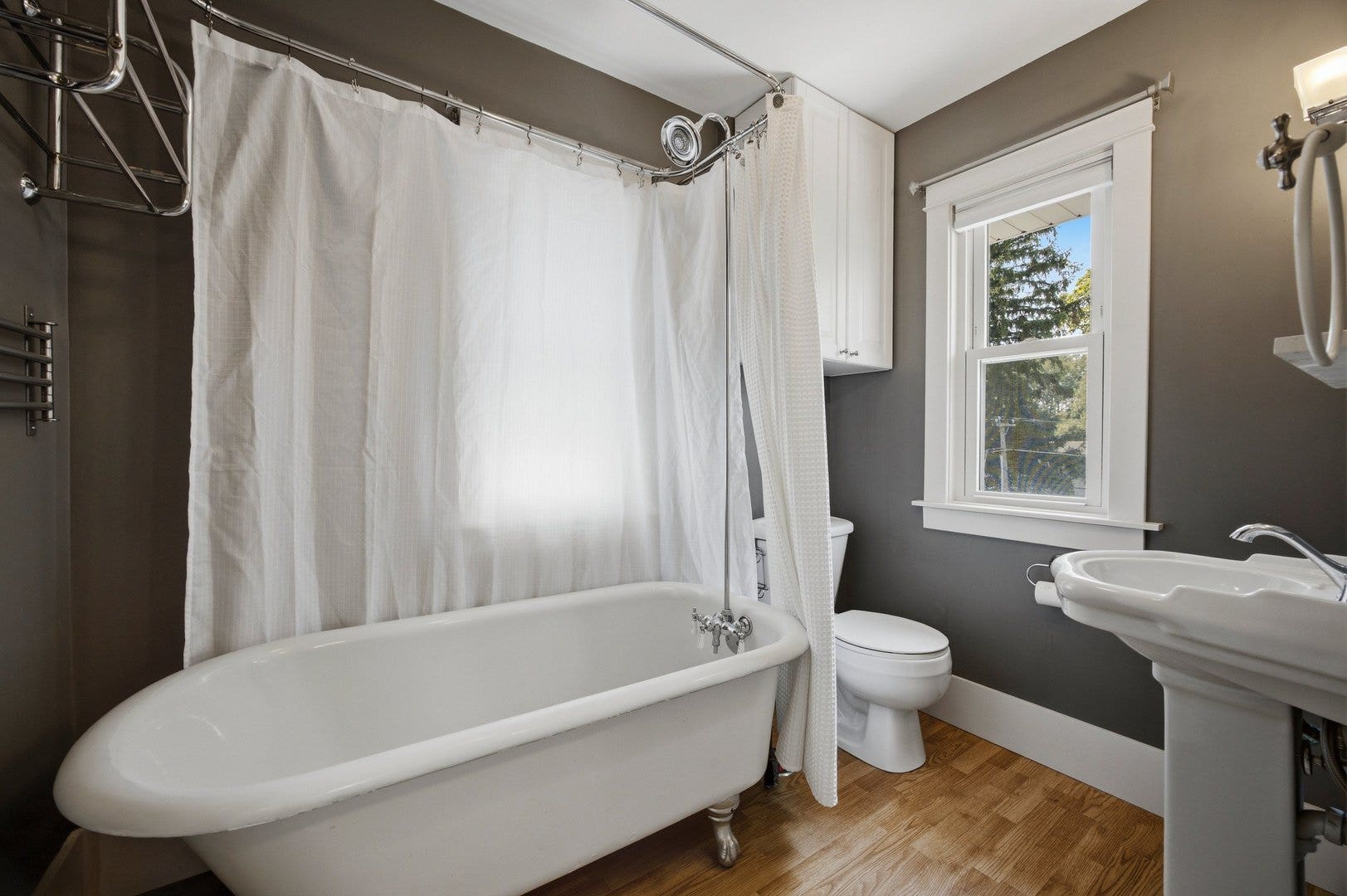 2nd Floor Full Bath