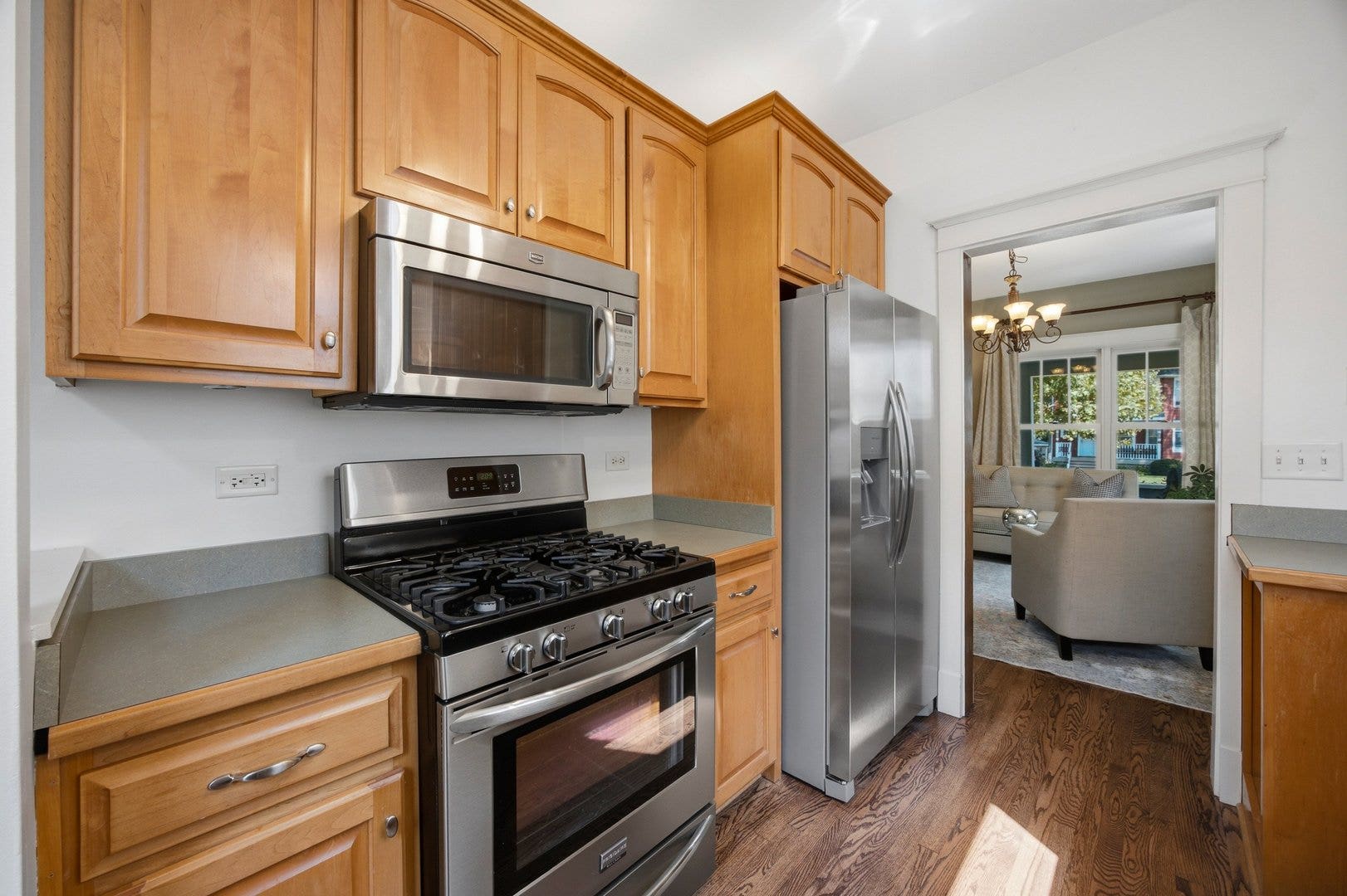 4712 Main Street, Downers Grove, IL 60515
