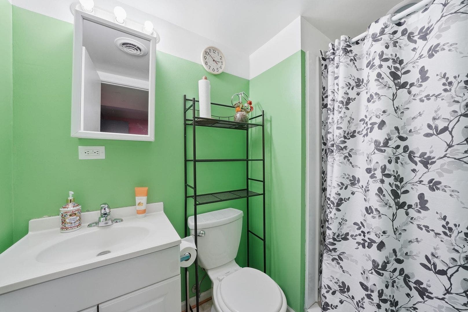 1114 Coventry Lane, Bolingbrook, IL 60440 Basement Full Bathroom