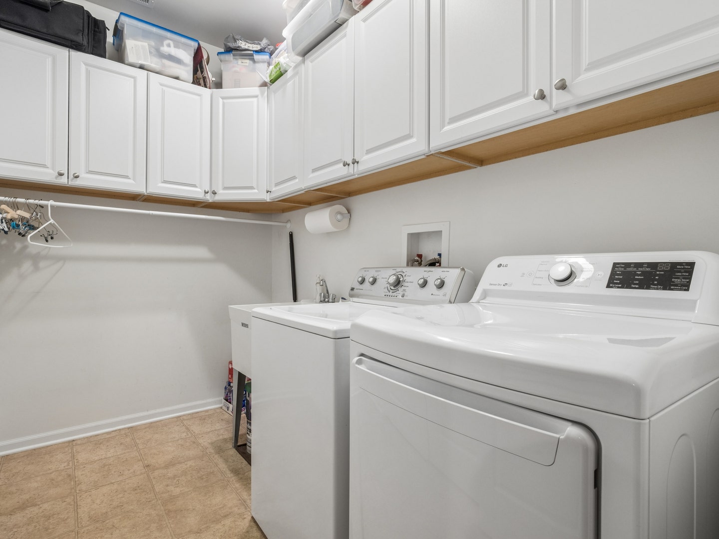 2873 Cascade Falls Circle, Elgin, IL 60124 2873 Cascade Falls Circle, Elgin, IL 60124