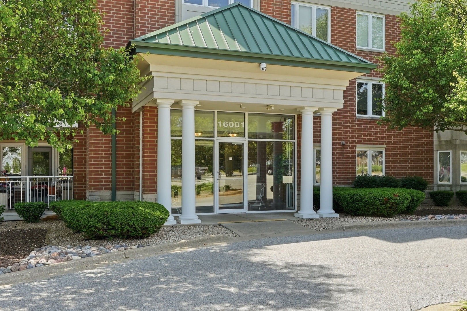 16001 S 88th Avenue, #306, Orland Park, IL 60462 16001 S 88th Avenue, #306, Orland Park, IL 60462