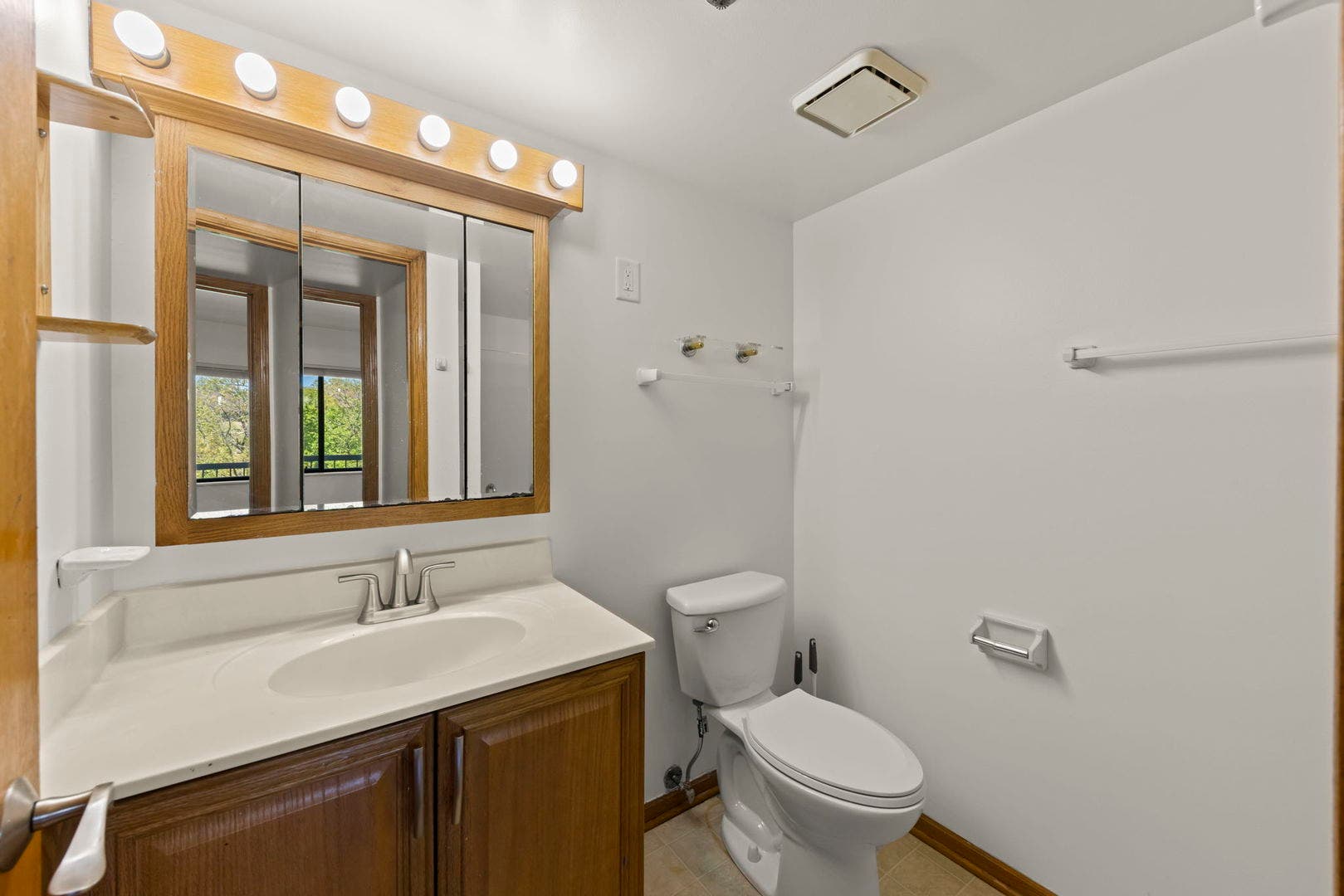 6010 Lake Bluff Drive, #301, Tinley Park, IL 60477