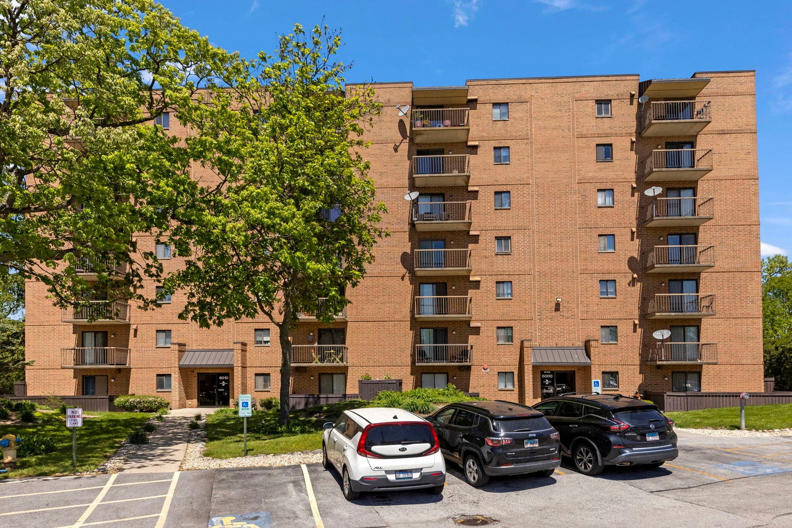 6010 Lake Bluff Drive, #301, Tinley Park, IL 60477