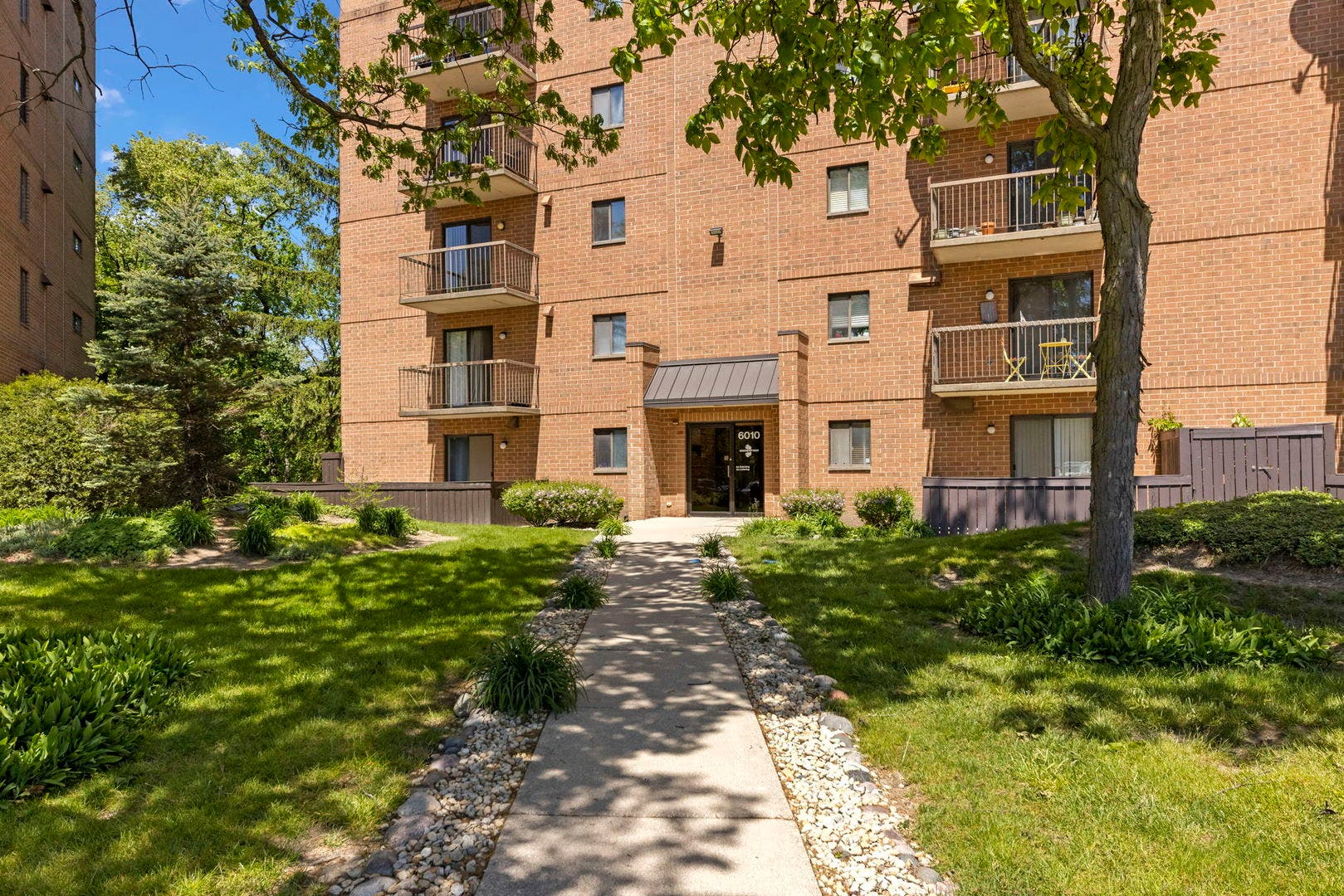 6010 Lake Bluff Drive, #301, Tinley Park, IL 60477