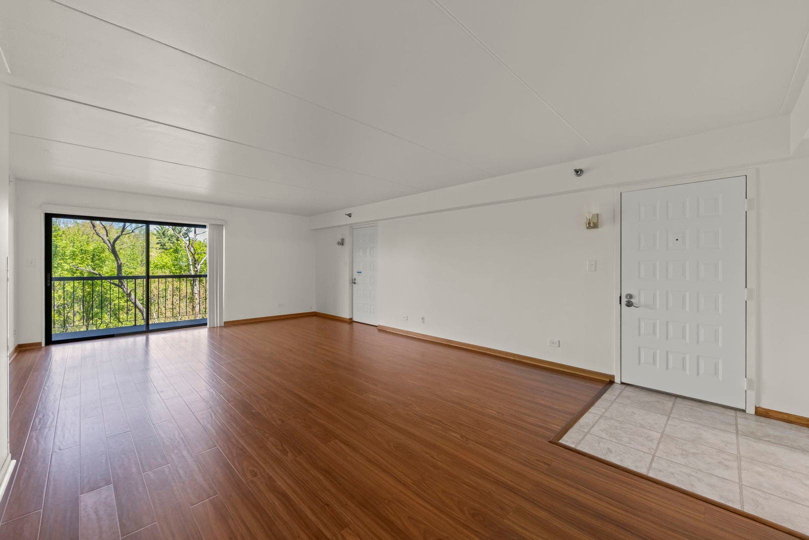 6010 Lake Bluff Drive, #301, Tinley Park, IL 60477