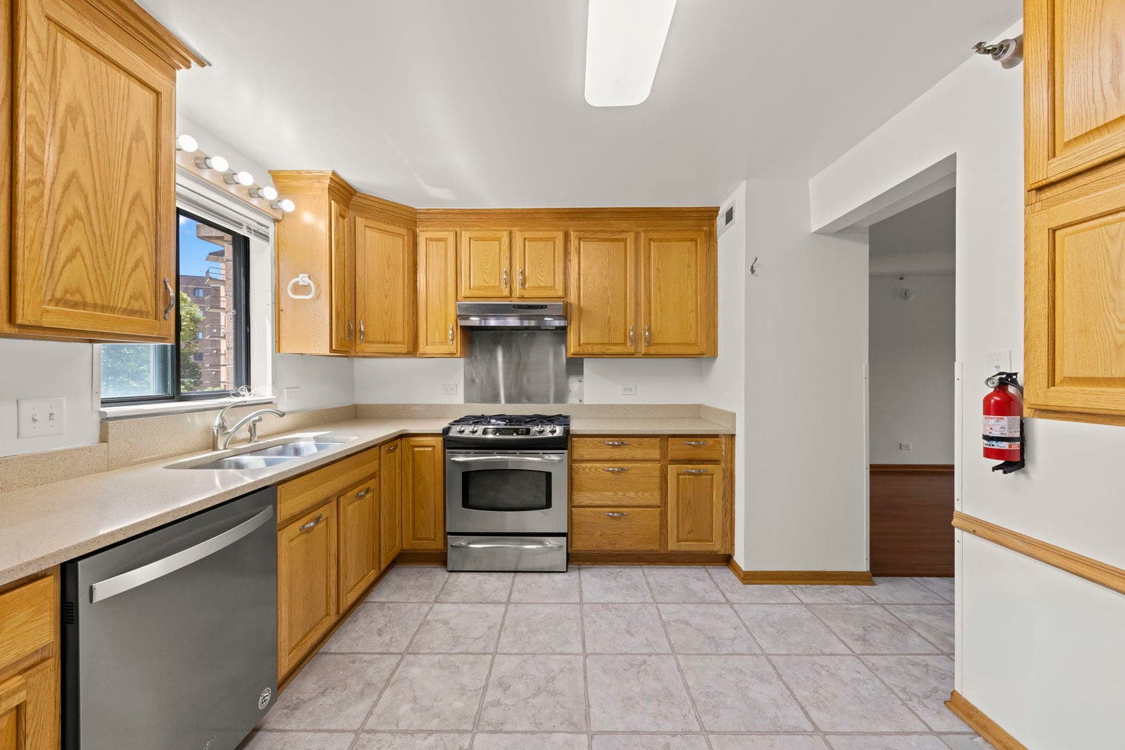 6010 Lake Bluff Drive, #301, Tinley Park, IL 60477