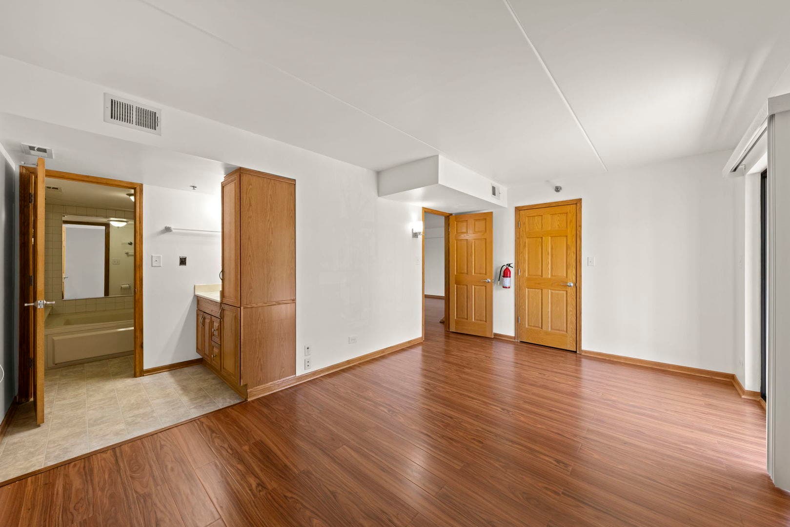 6010 Lake Bluff Drive, #301, Tinley Park, IL 60477