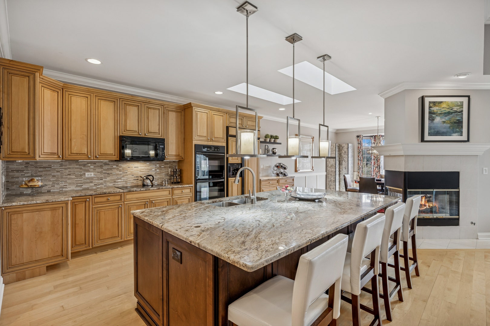 8711 Berkley Court, Orland Park, IL 60462 Kitchen