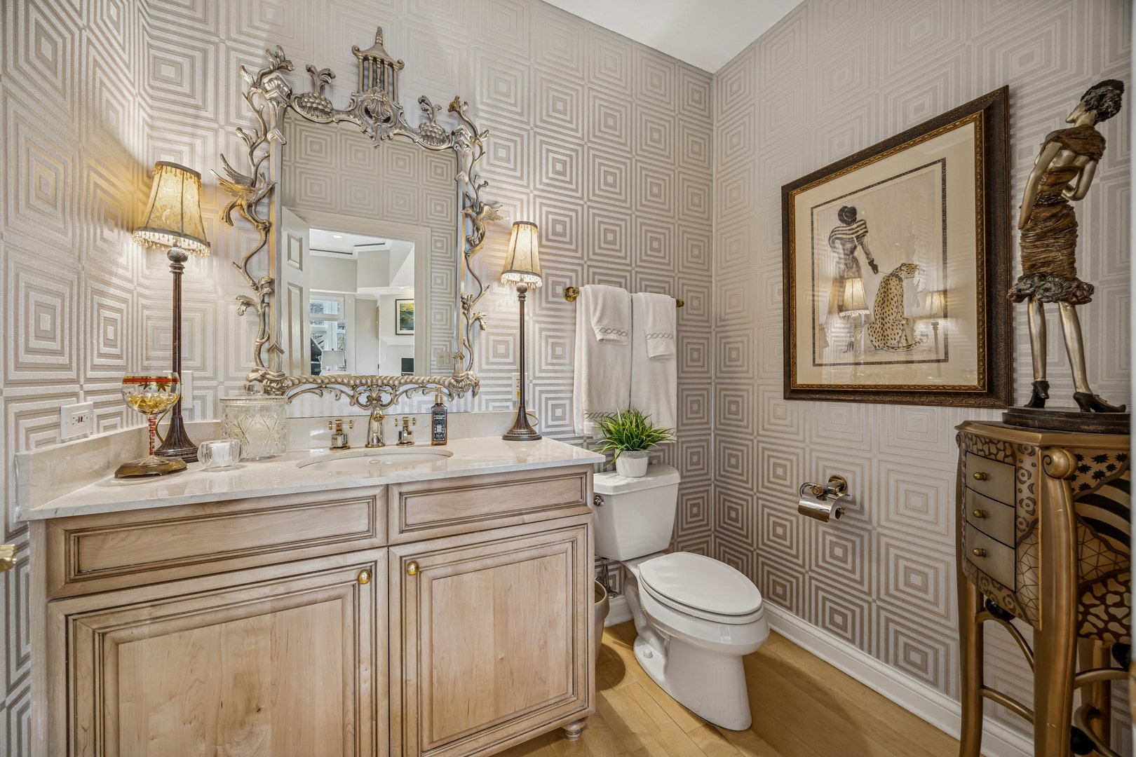 8711 Berkley Court, Orland Park, IL 60462 Powder Room