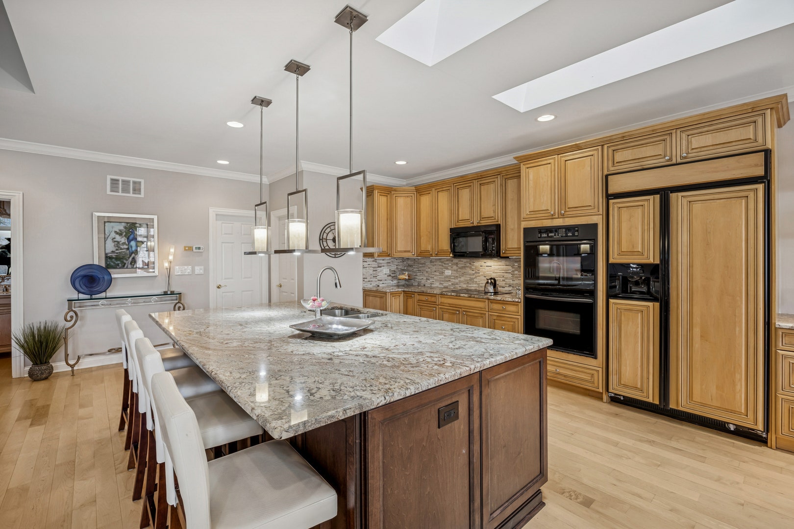 8711 Berkley Court, Orland Park, IL 60462 Kitchen