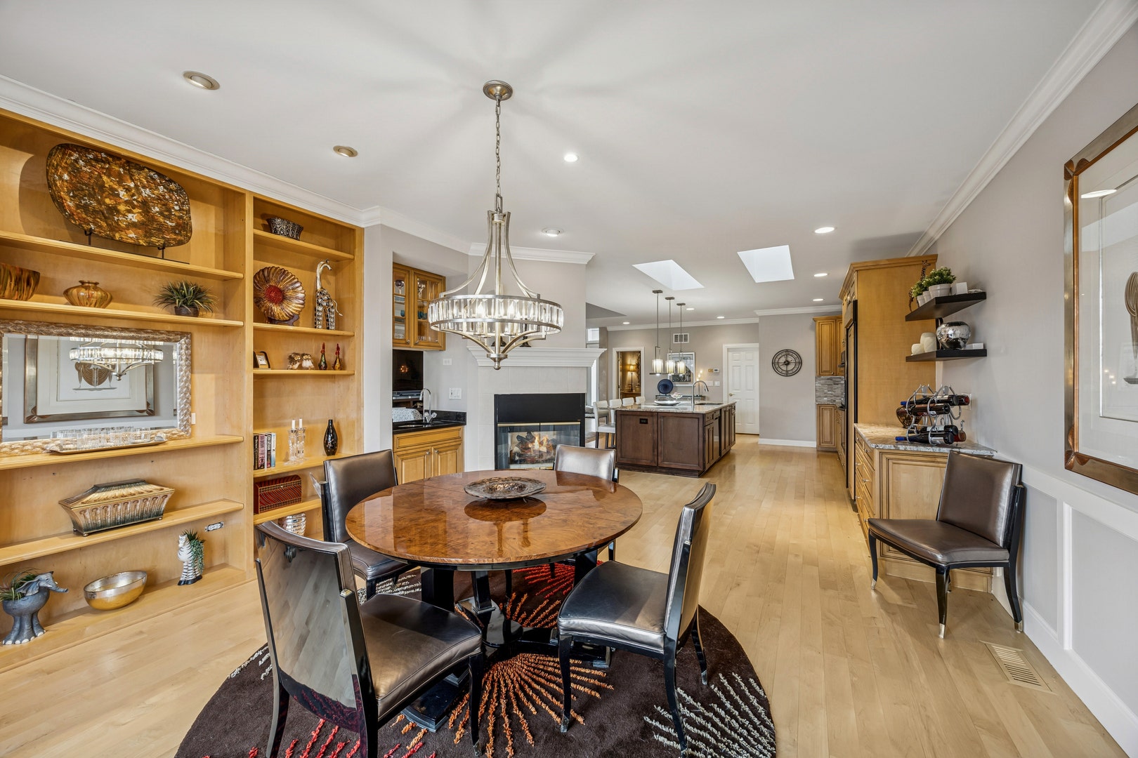 8711 Berkley Court, Orland Park, IL 60462 Dining