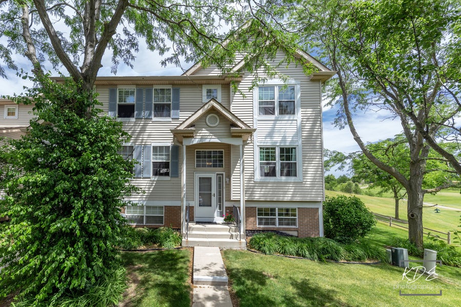 Property photo for 17427 Yakima Drive, Lockport, IL