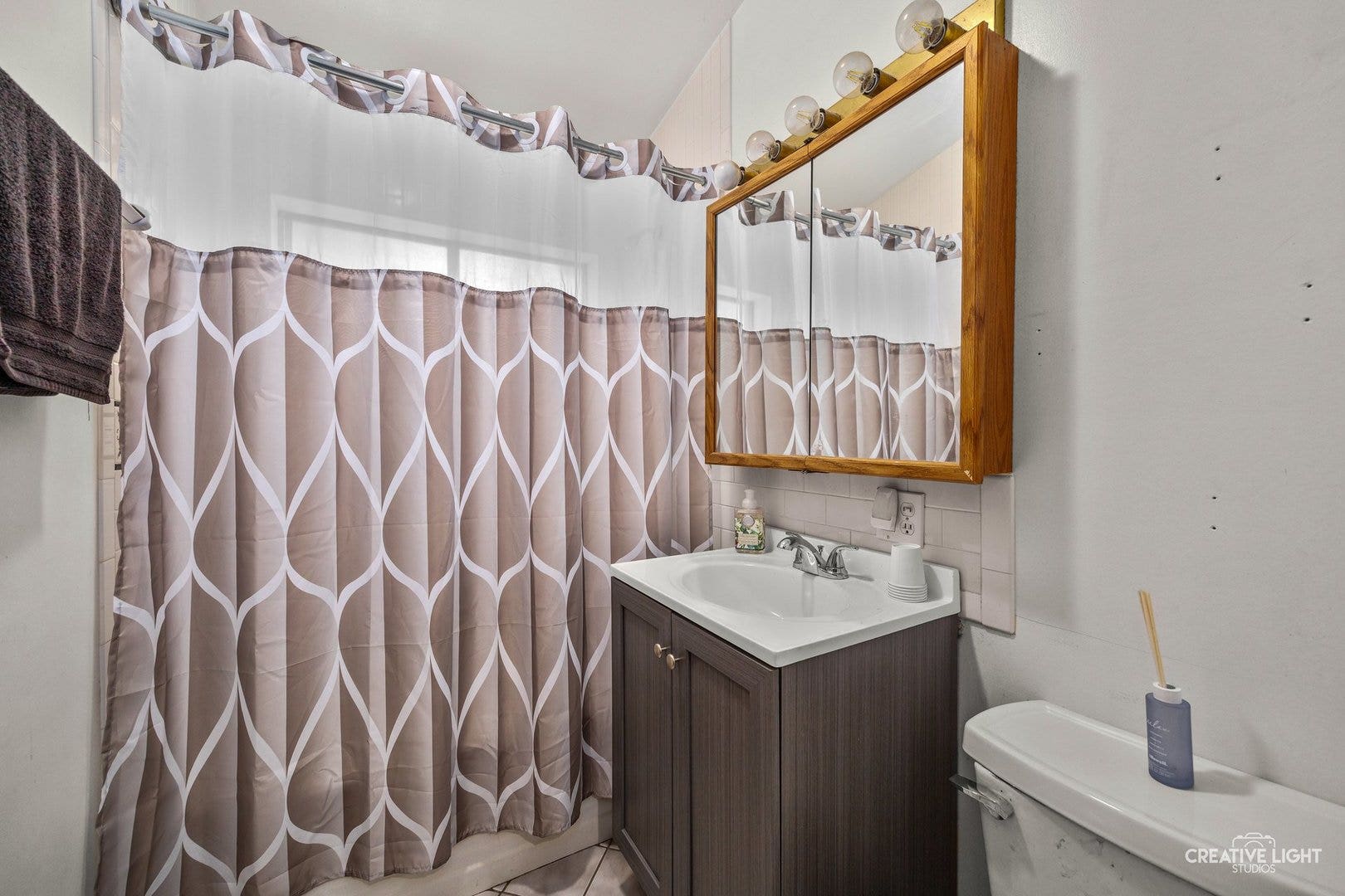 8048 Highland Avenue, Downers Grove, IL 60516 8048 Highland Avenue, Downers Grove, IL 60516