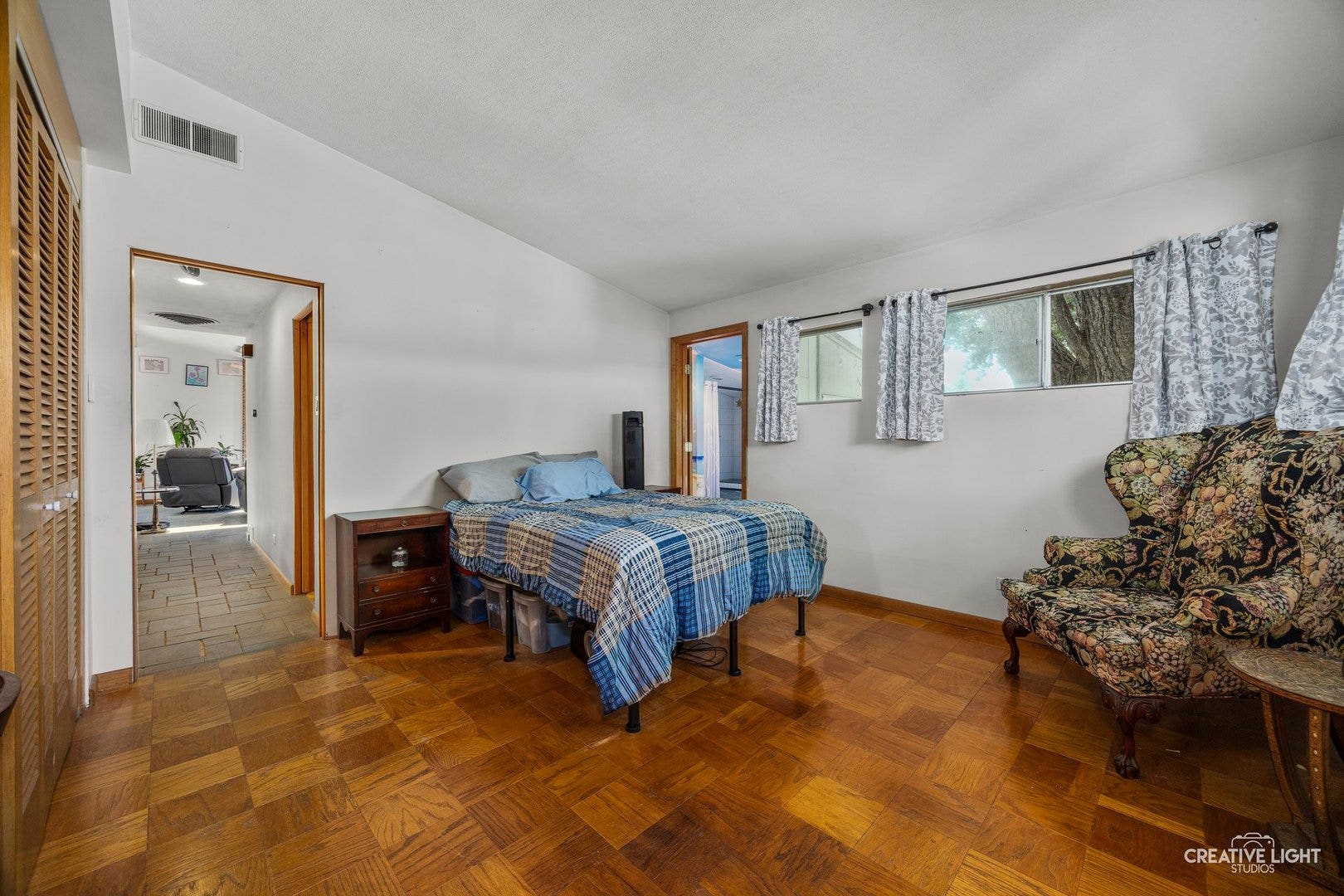 8048 Highland Avenue, Downers Grove, IL 60516 8048 Highland Avenue, Downers Grove, IL 60516