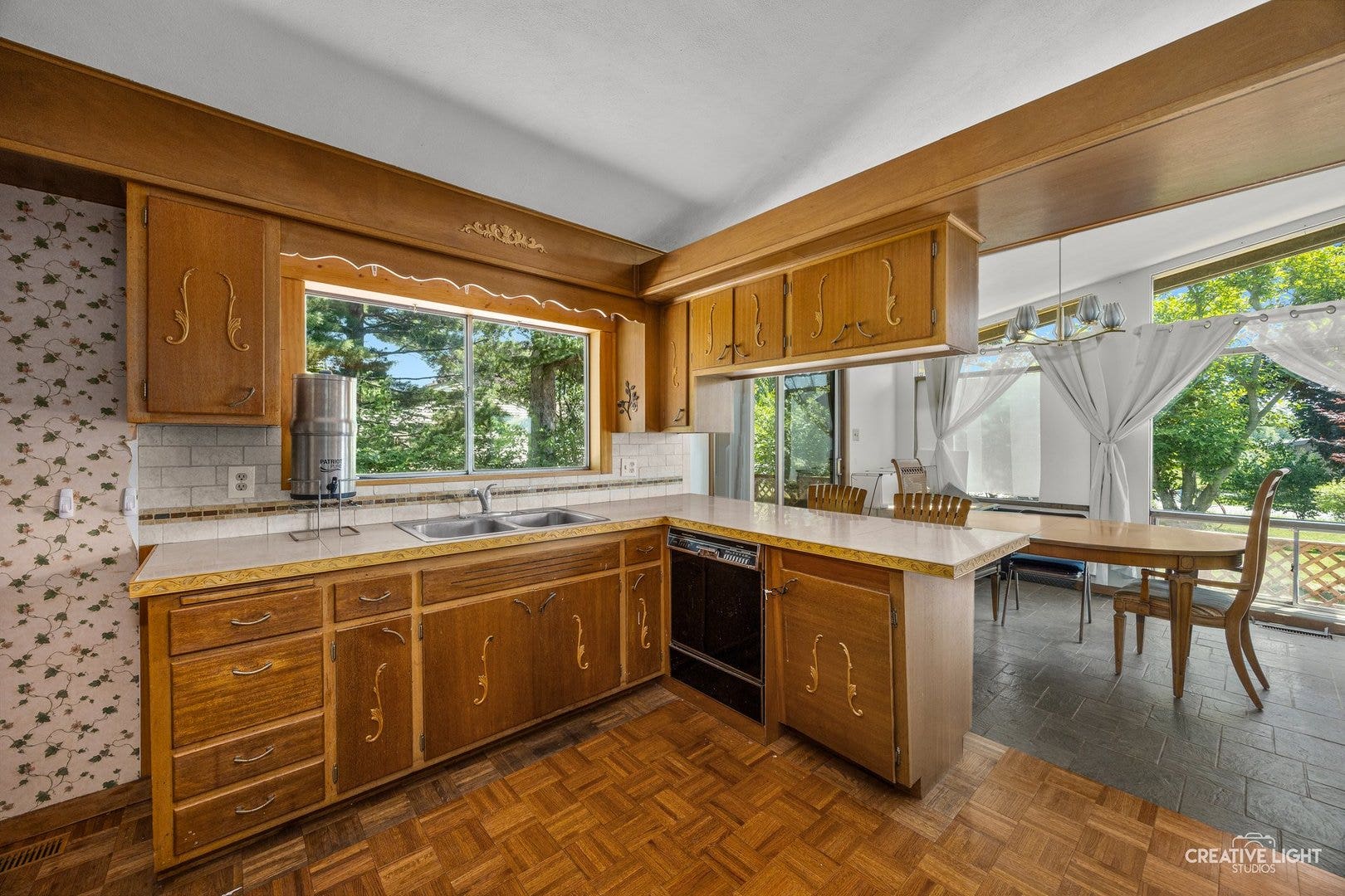 8048 Highland Avenue, Downers Grove, IL 60516 8048 Highland Avenue, Downers Grove, IL 60516