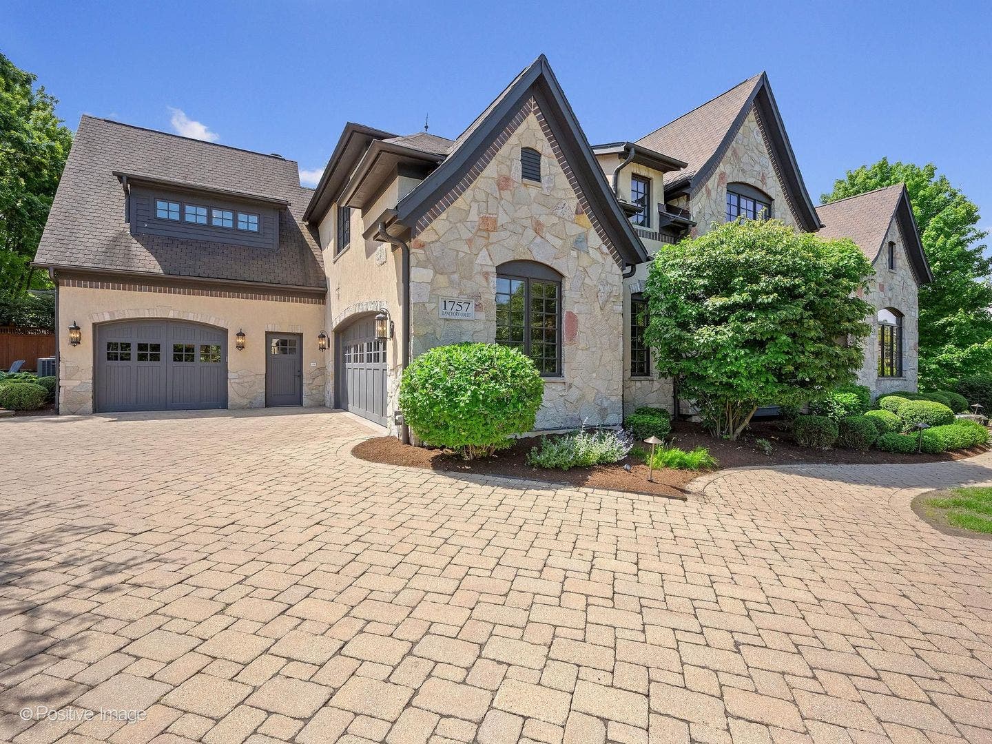 1757 Banchory Court, Downers Grove, IL 60515 3+ car garage with paver driveway
