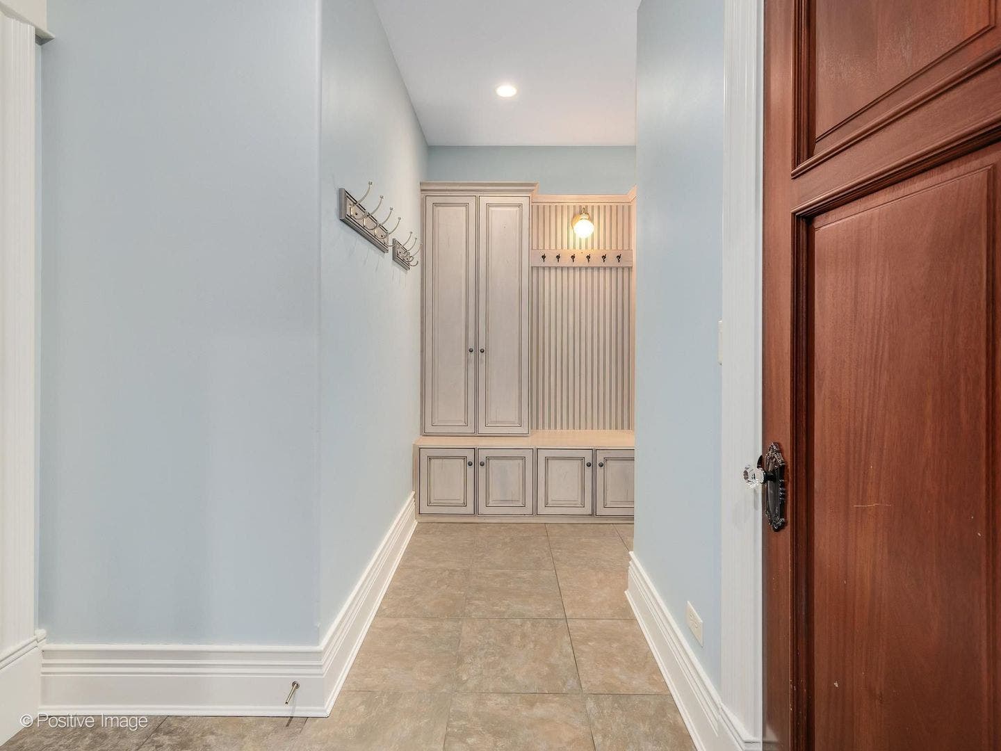 1757 Banchory Court, Downers Grove, IL 60515 Mudroom with built-ins off the garage