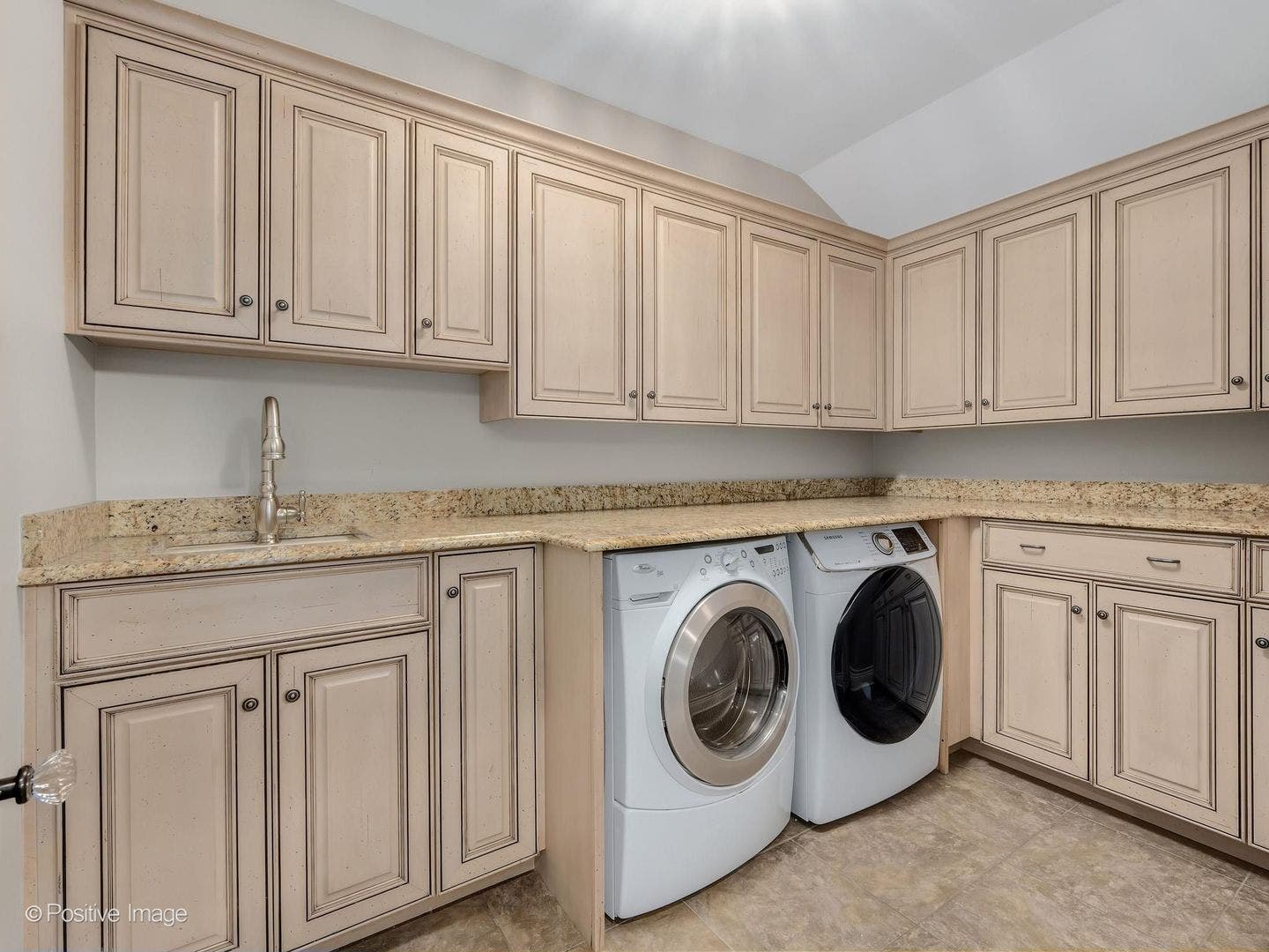 1757 Banchory Court, Downers Grove, IL 60515 Second Floor Laundry Room with built-ins