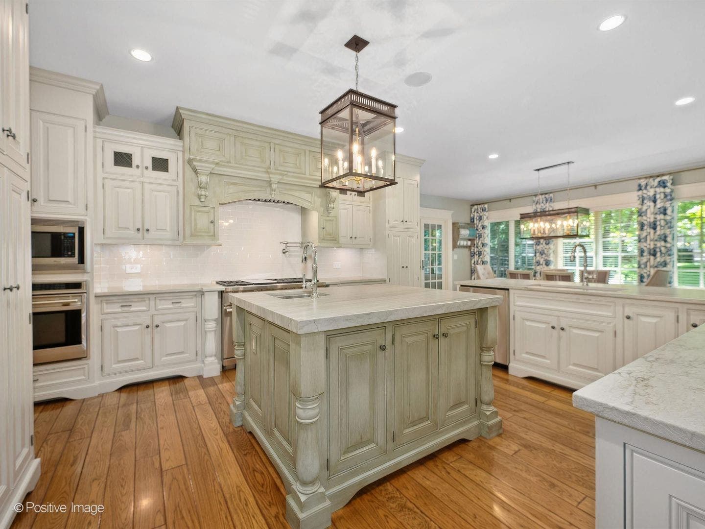 1757 Banchory Court, Downers Grove, IL 60515 Grand Kitchen with two sinks, two dishwashers, dou