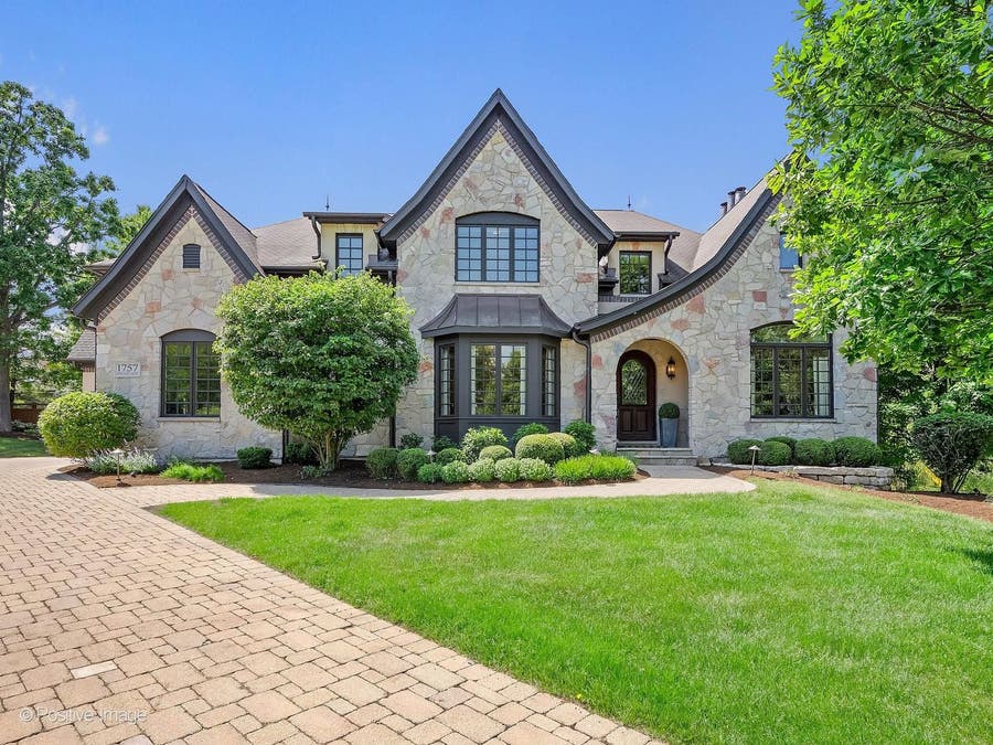 Property photo for 1757 Banchory Court, Downers Grove, IL