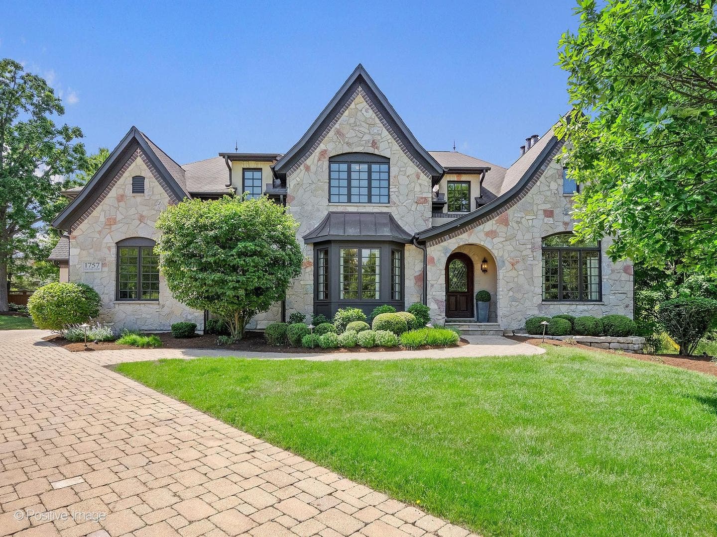 1757 Banchory Court, Downers Grove, IL 60515 Custom Stucco and Stone Exterior