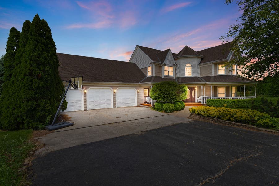 Property photo for 1848 E Offner Road, Beecher, IL