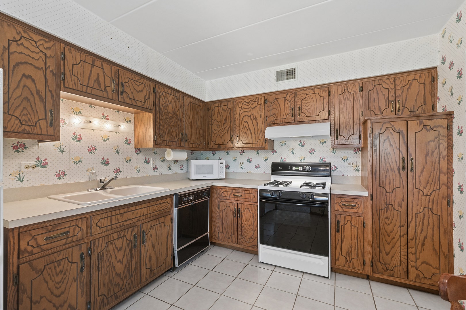 8826 W 140th Street, #206, Orland Park, IL 60462 8826 W 140th Street, #206, Orland Park, IL 60462