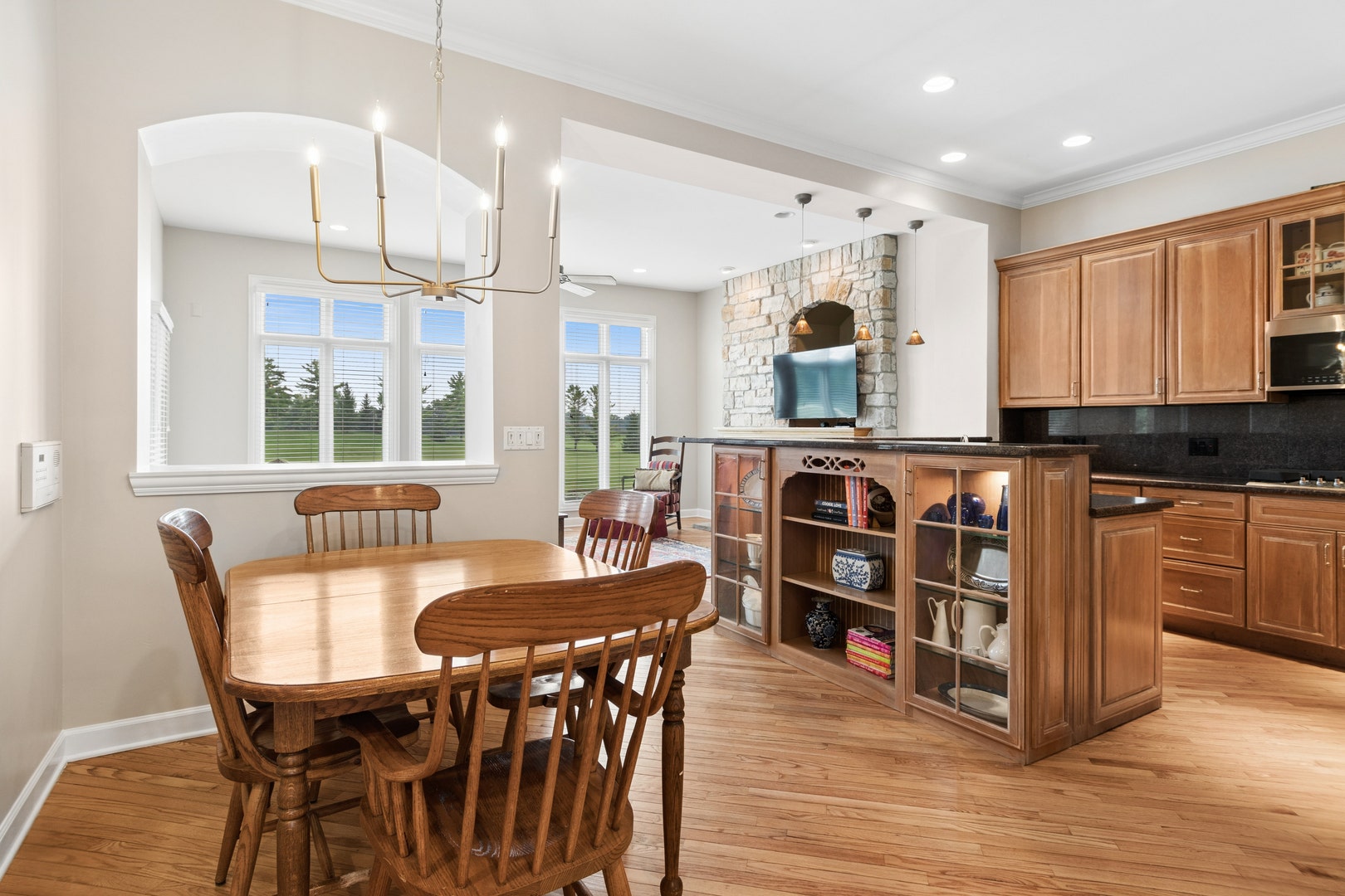 2419 Woodglen Drive, Aurora, IL 60502 2419 Woodglen Drive, Aurora, IL 60502