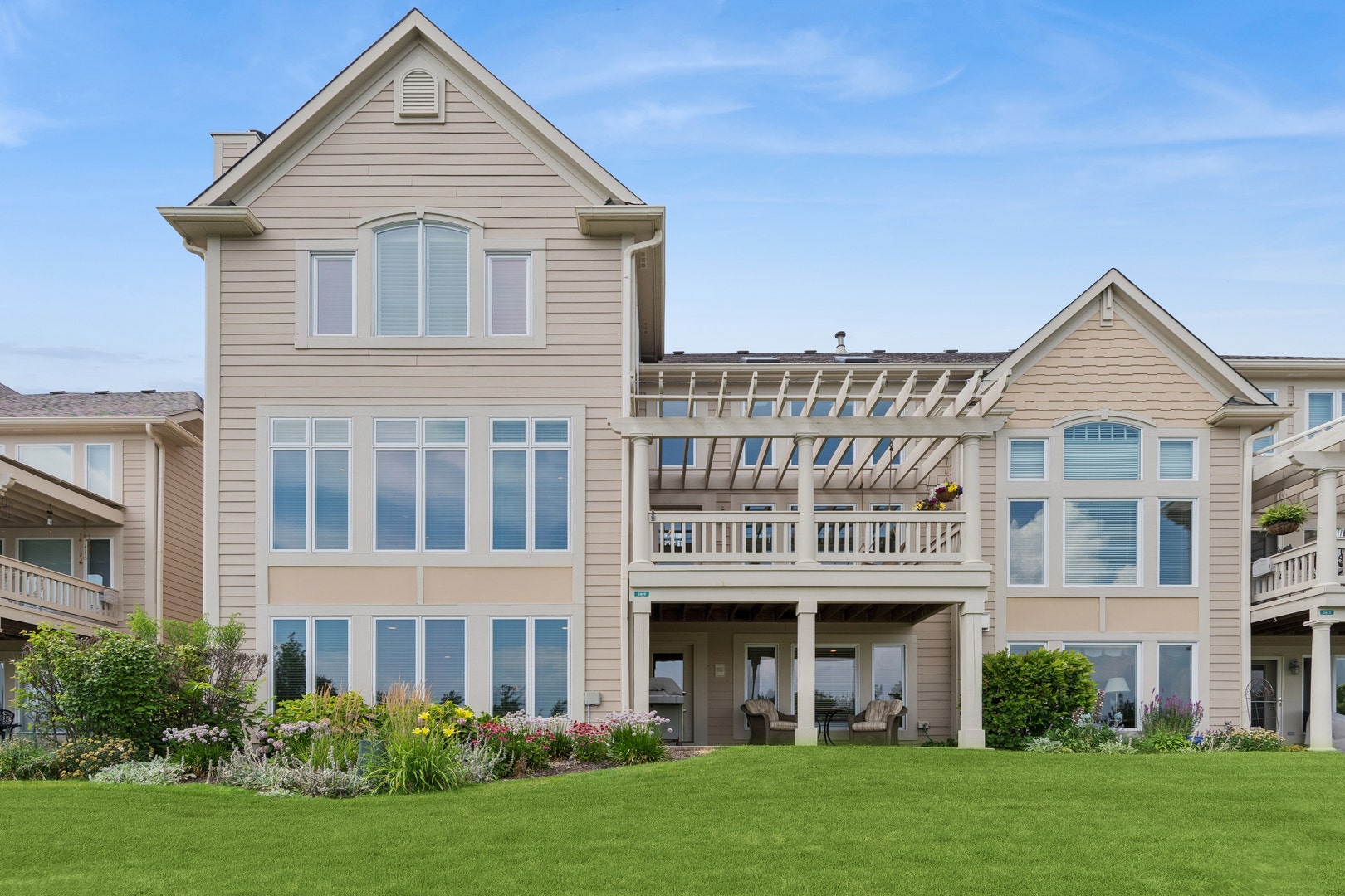 2419 Woodglen Drive, Aurora, IL 60502 2419 Woodglen Drive, Aurora, IL 60502
