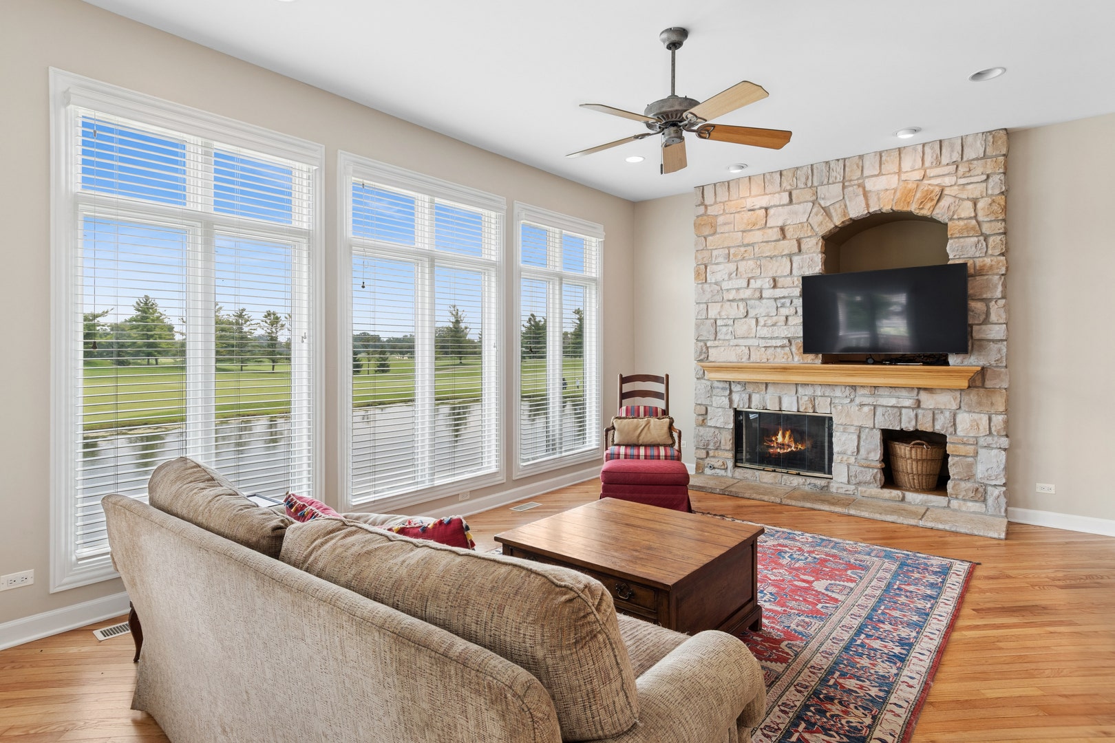2419 Woodglen Drive, Aurora, IL 60502 2419 Woodglen Drive, Aurora, IL 60502