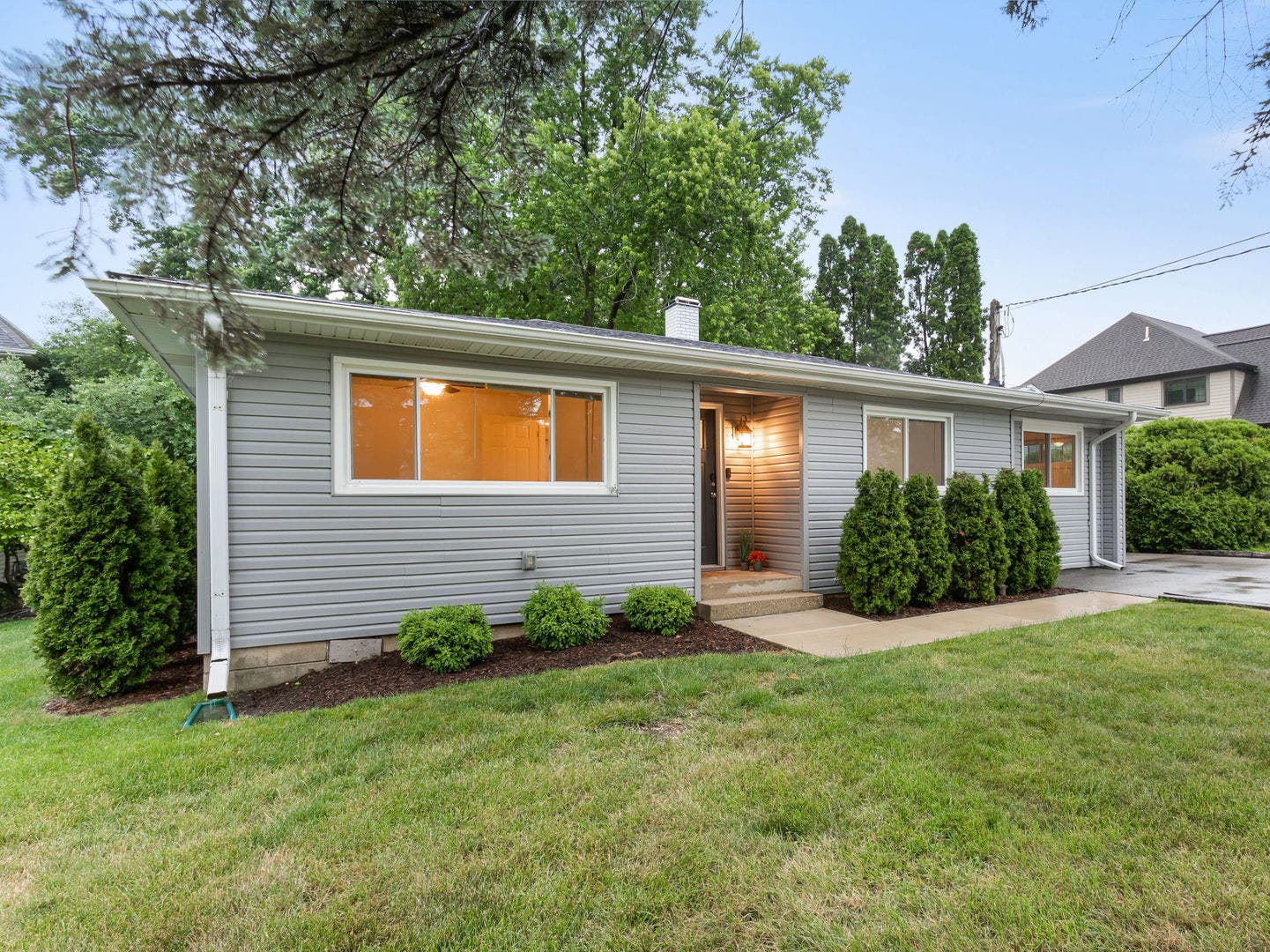 A ranch style home on a huge lot!