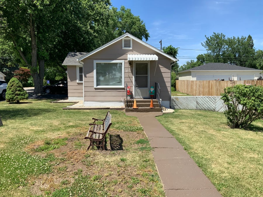 Property photo for 2215 E Washington Street S, Joliet, IL
