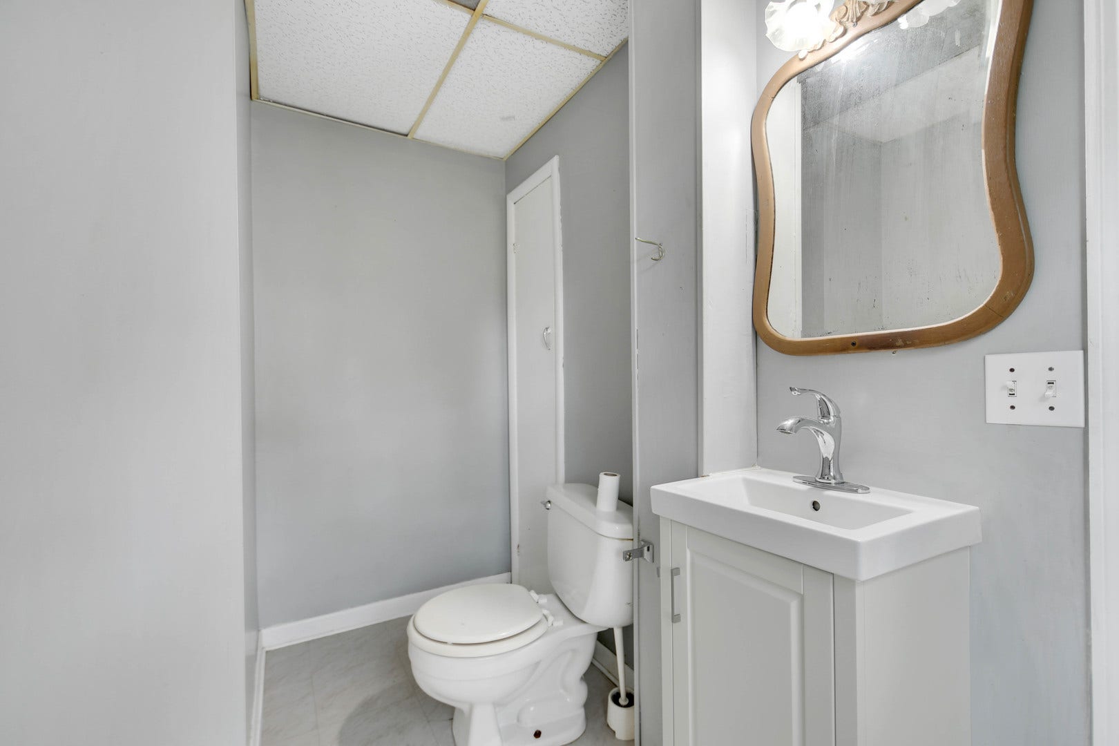 1408 E Washington Street, Joliet, IL 60433 1408 E Washington Street, Joliet, IL 60433