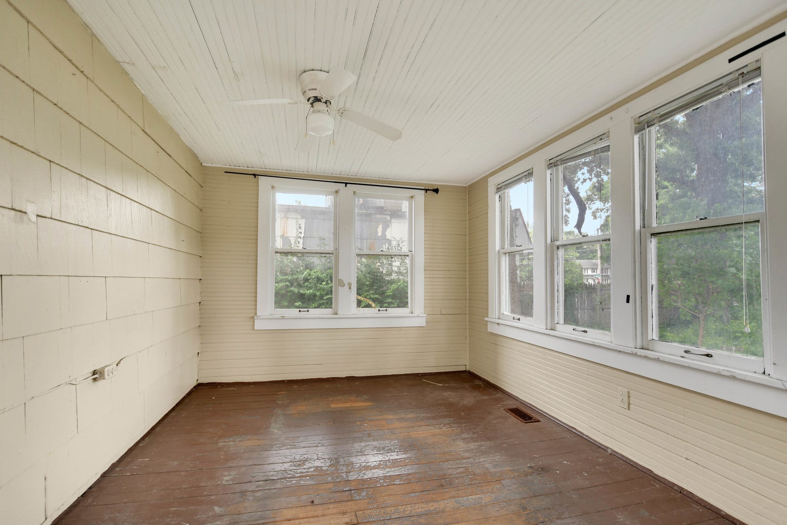 1408 E Washington Street, Joliet, IL 60433 1408 E Washington Street, Joliet, IL 60433