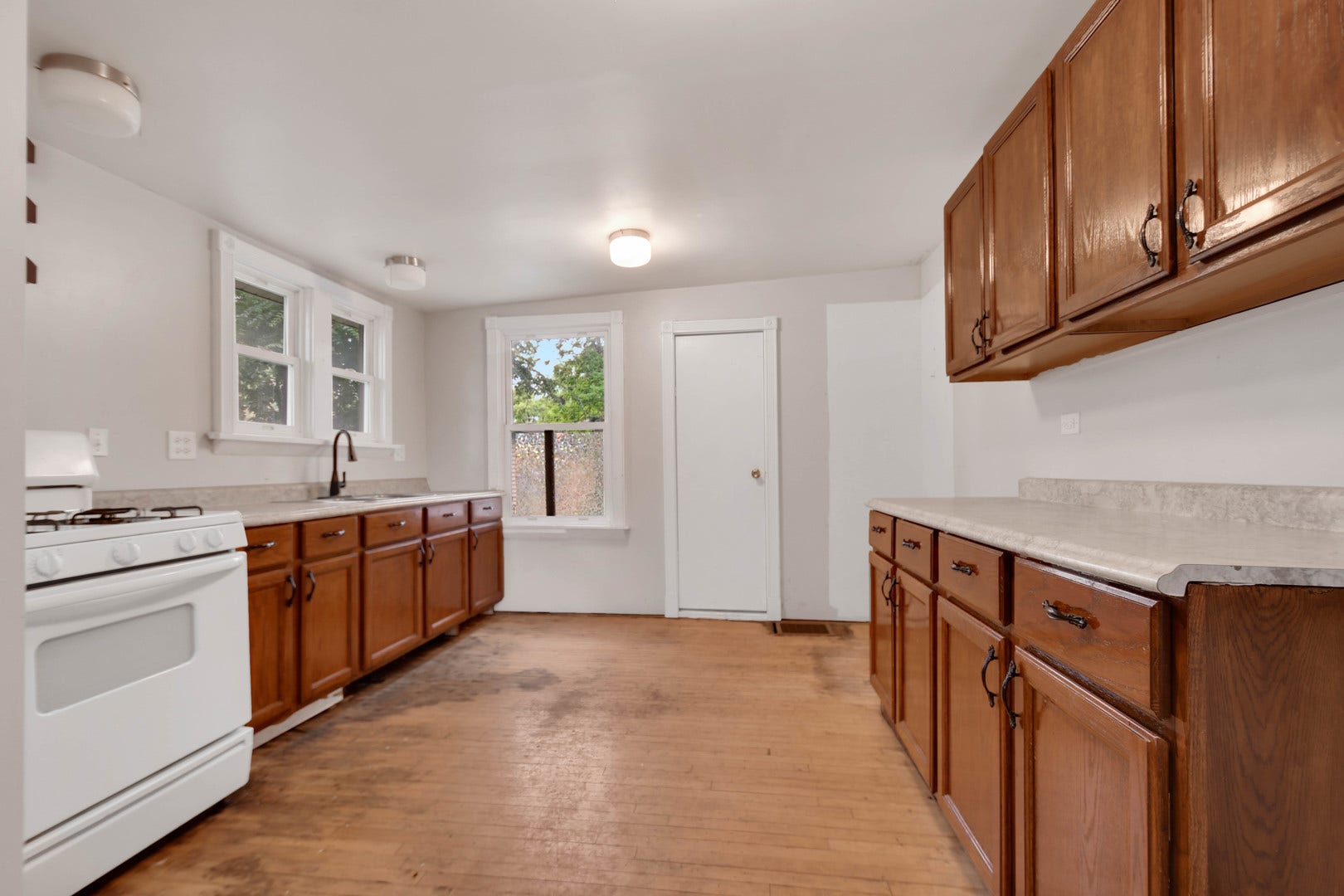 1408 E Washington Street, Joliet, IL 60433 1408 E Washington Street, Joliet, IL 60433