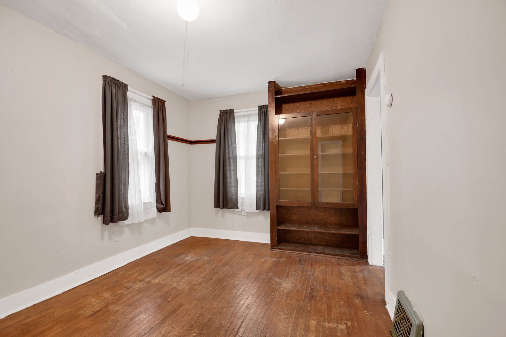 1408 E Washington Street, Joliet, IL 60433 1408 E Washington Street, Joliet, IL 60433