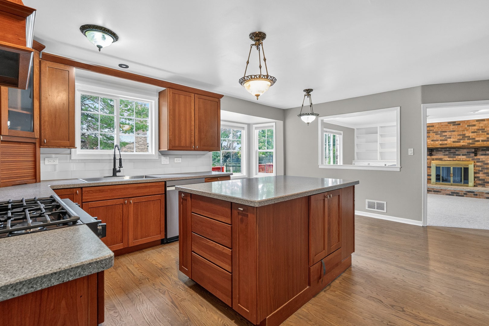 8415 Country Club Lane, Orland Park, IL 60462 8415 Country Club Lane, Orland Park, IL 60462