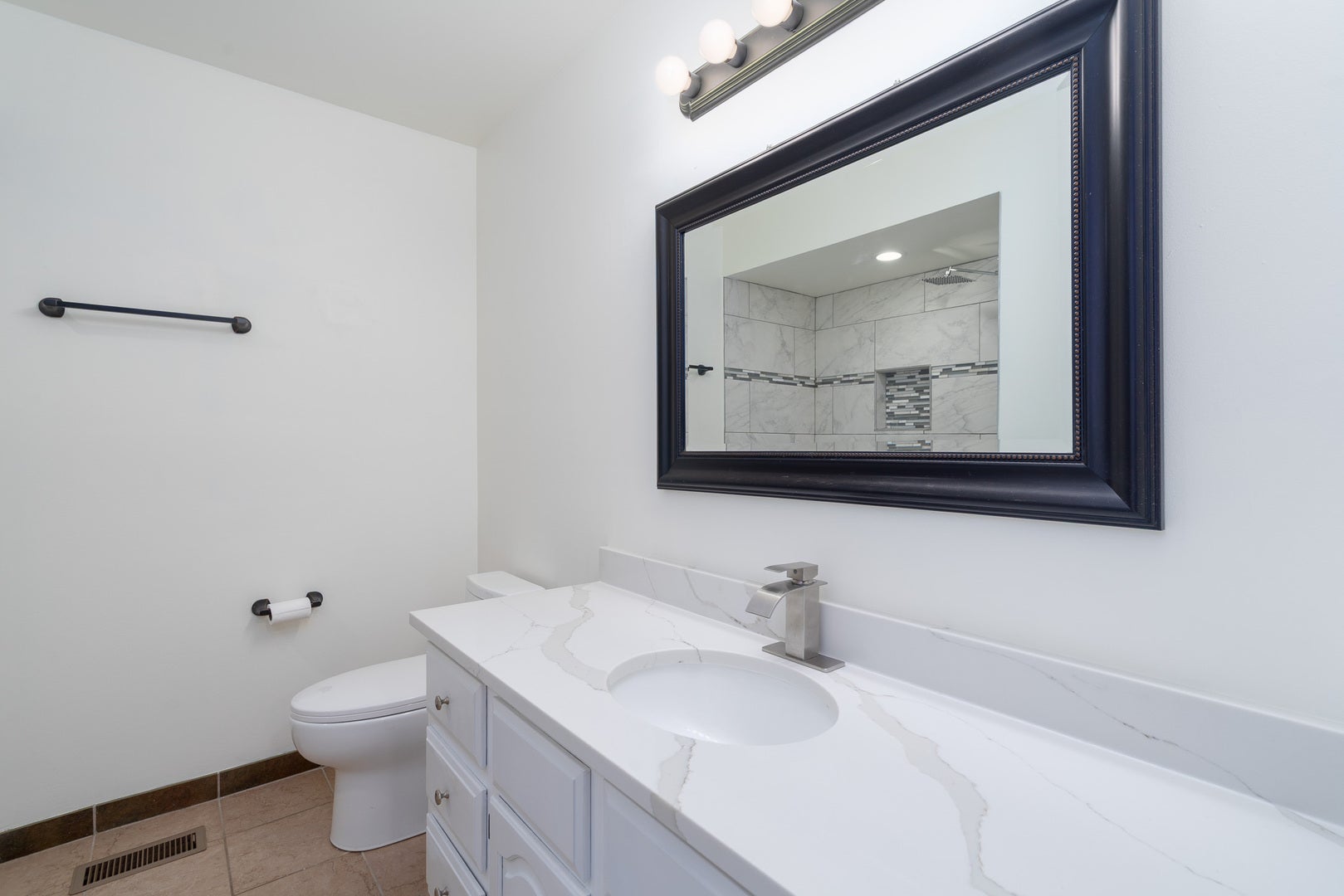 8415 Country Club Lane, Orland Park, IL 60462 8415 Country Club Lane, Orland Park, IL 60462