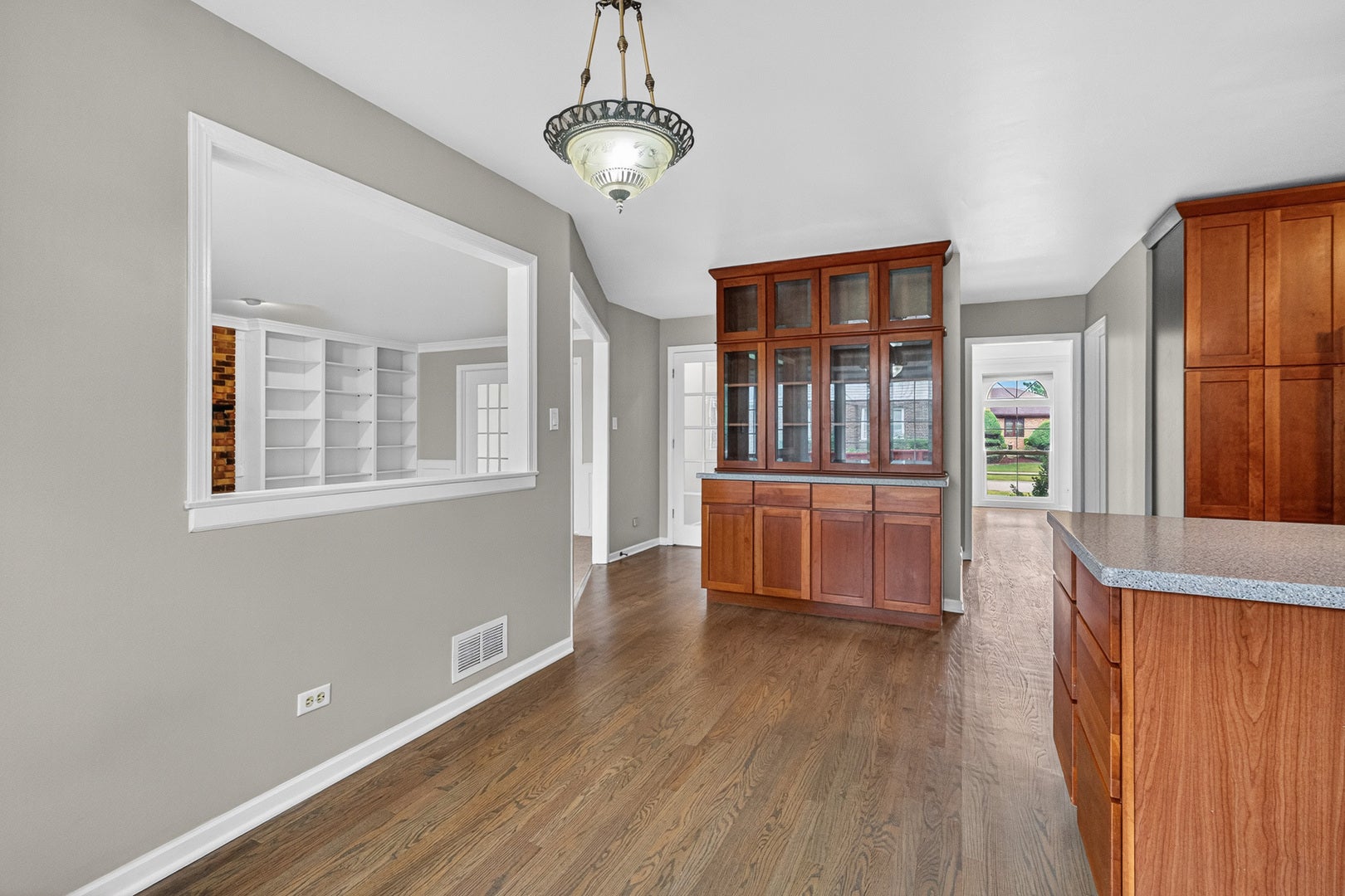 8415 Country Club Lane, Orland Park, IL 60462 8415 Country Club Lane, Orland Park, IL 60462