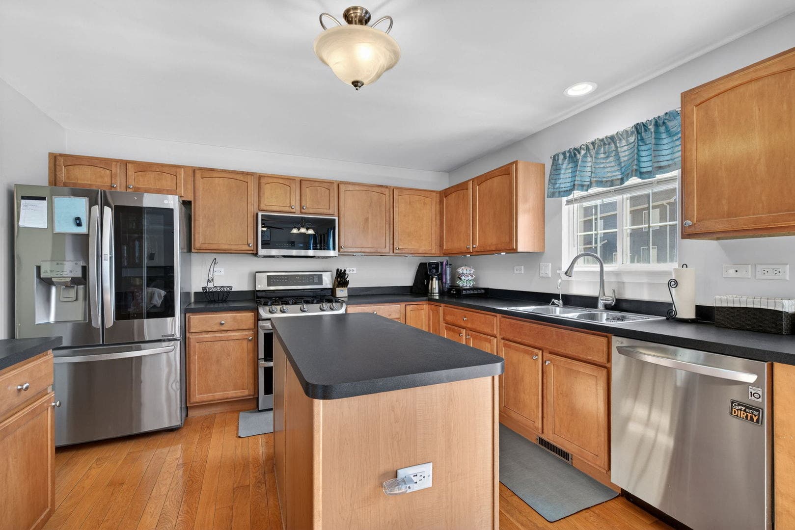 1014 Woodiris Drive, Joliet, IL 60431 1014 Woodiris Drive, Joliet, IL 60431