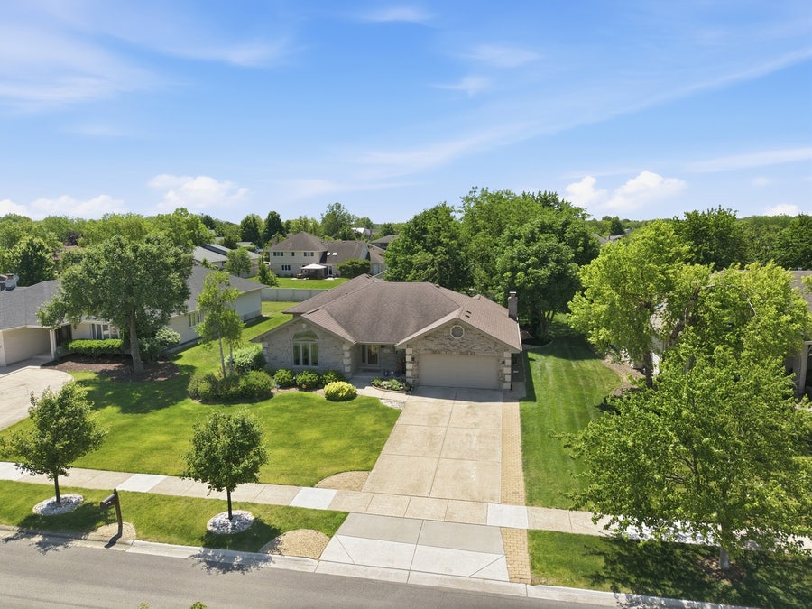 Property photo for 9911 195th Street, Mokena, IL
