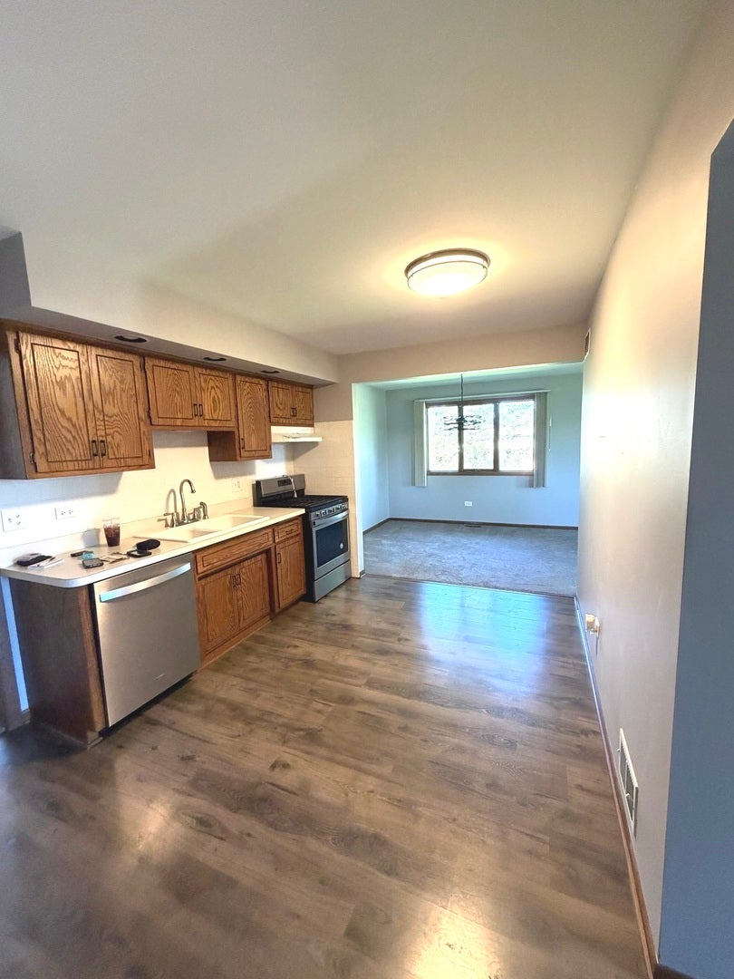 7554 W Willowood Court, Orland Park, IL 60462 7554 W Willowood Court, Orland Park, IL 60462
