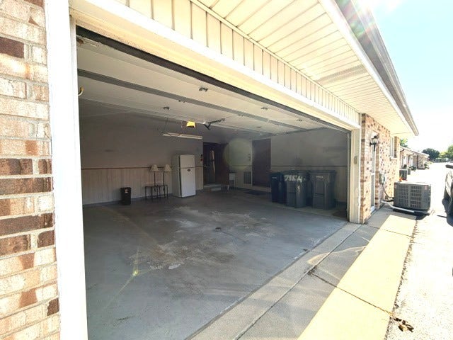 7554 W Willowood Court, Orland Park, IL 60462 7554 W Willowood Court, Orland Park, IL 60462